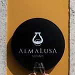 Almalusa Alfama 4*