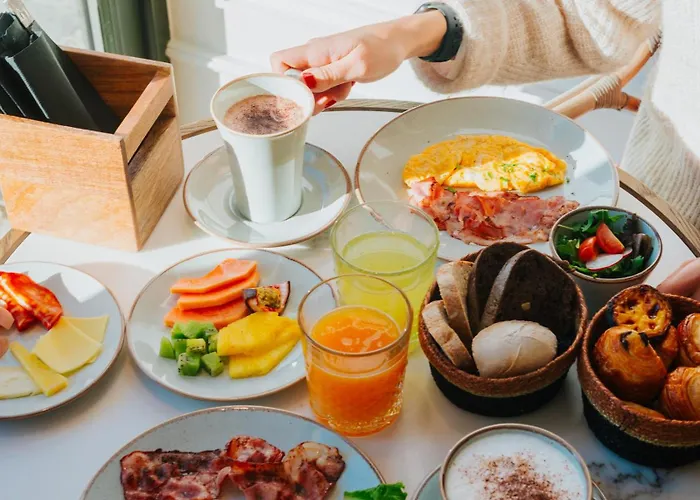 Almalusa Alfama Hotel